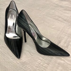 Carlos Santana pumps